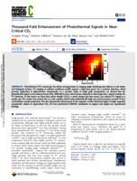 Thousand-fold enhancement of photothermal signals in near-critical CO2